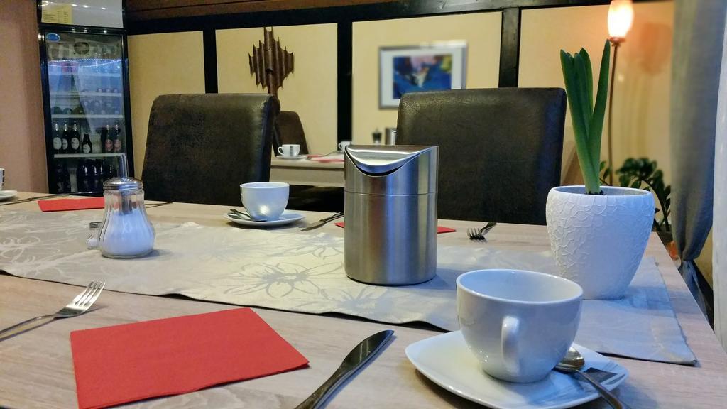 Hotel Garni Julia Linnich Ngoại thất bức ảnh