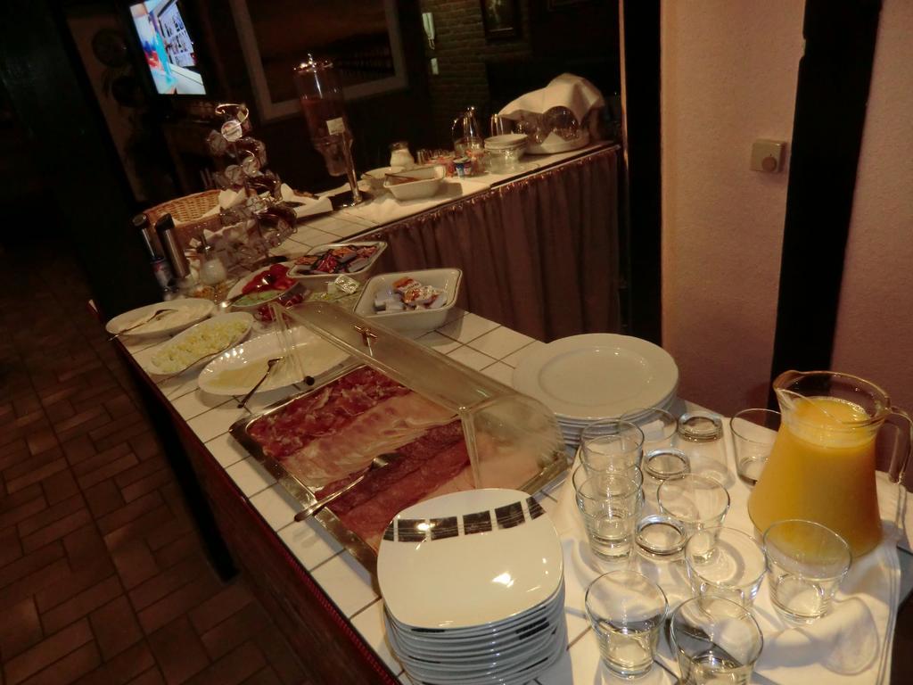 Hotel Garni Julia Linnich Ngoại thất bức ảnh