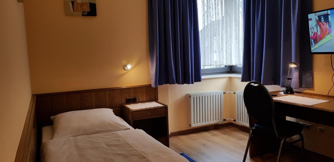 Hotel Garni Julia Linnich Ngoại thất bức ảnh