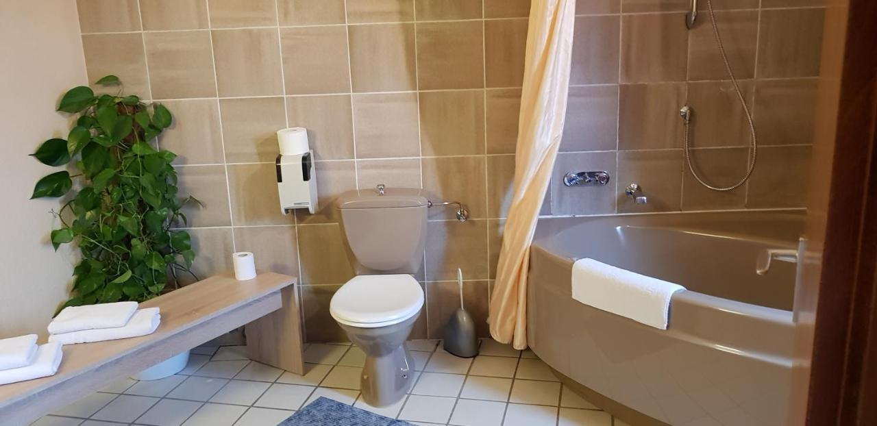 Hotel Garni Julia Linnich Ngoại thất bức ảnh